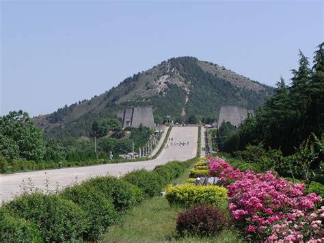 Qin Shi Huang Mausoleum | Travel China with Me