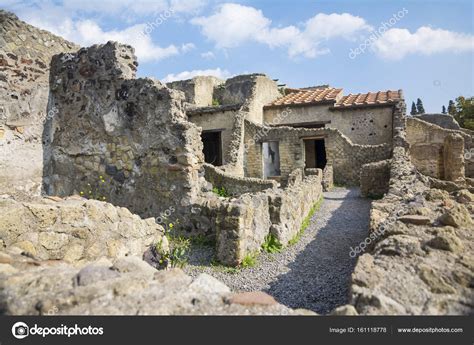 Herculaneum ruins site – Stock Editorial Photo © starmaro #161118778