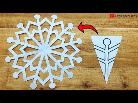 Paper Cutting Snowflakes Design For Christmas : r/LearnUselessTalents