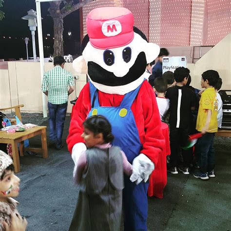 This Mario Costume : r/CrappyDesign