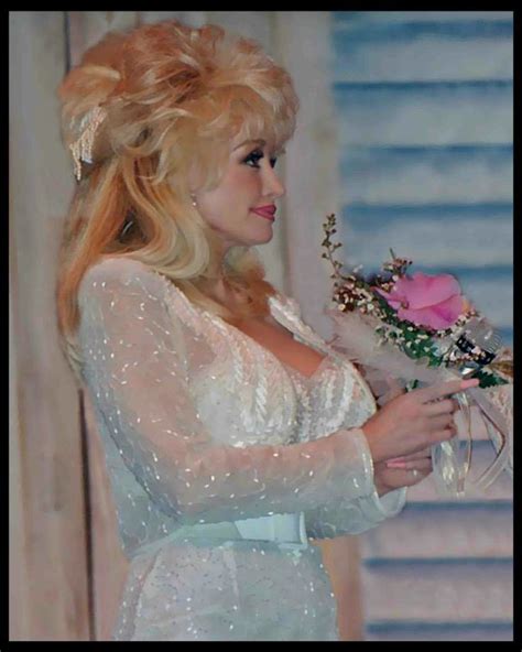 Dolly Parton ...~in a wedding party | Dolly parton, Dolly parton ...