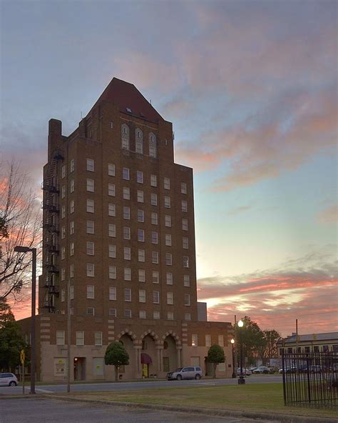 _JAN3685 | Hotel Kinston Downtown Kinston North Carolina | Young in Mind - Old in Body | Flickr