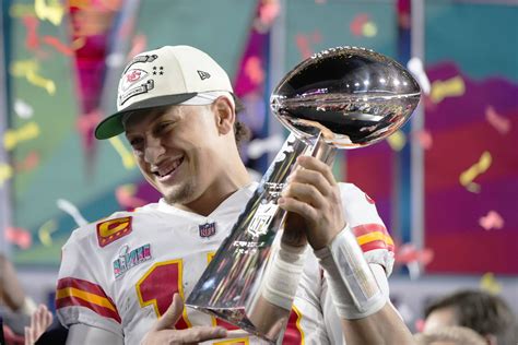 Super Bowl 2023 : Kansas City vainqueur, Mahomes MVP, le résumé en vidéo