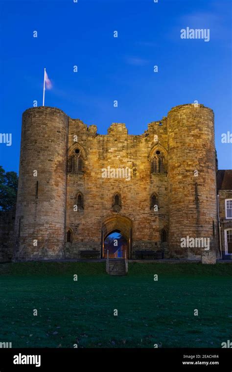 Tonbridge castle kent gatehouse hi-res stock photography and images - Alamy