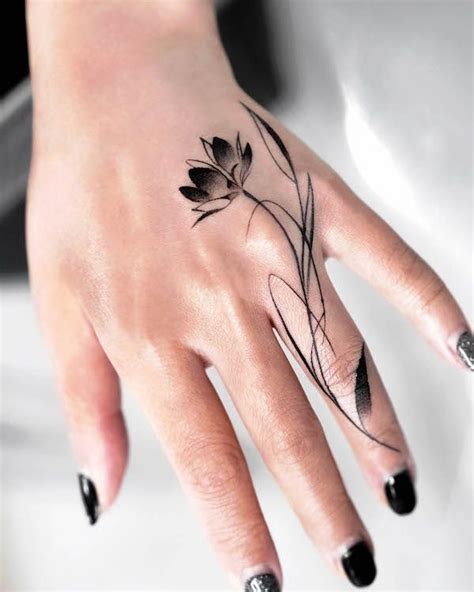 Hand Tattoos For Women