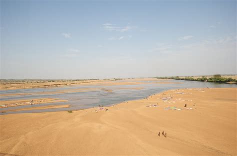 Projets contre l’ensablement du fleuve Niger - Studio Kalangou - Au ...