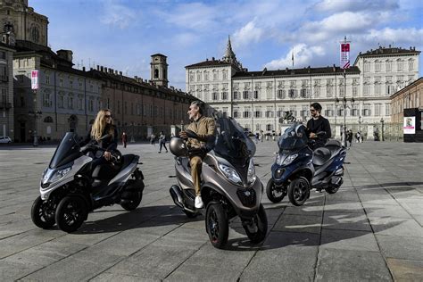 Piaggio keeps three-wheeler models fresh with new engines and colors ...