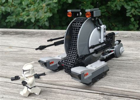 LEGO Star Wars Corporate Alliance Tank Droid 75015 Review 2013 - Bricks ...