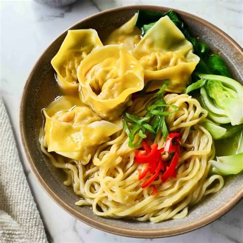 Wonton Noodle Soup - Casually Peckish