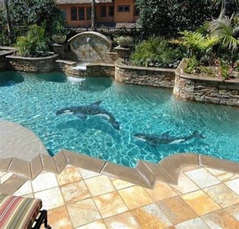 Why mosaic tiles are the best solution for your pool