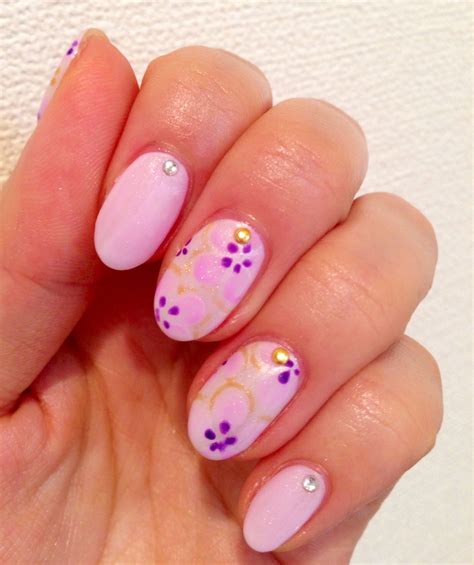 purple flower nail