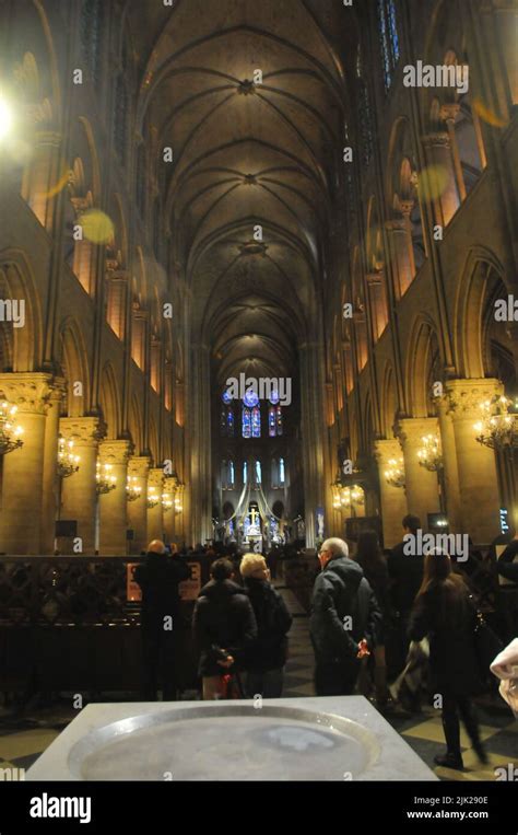 The interior of Notre Dame cathedral Stock Photo - Alamy