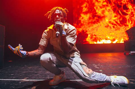 Lil Uzi Vert Jumps During Rolling Loud Performance: Watch The Video ...