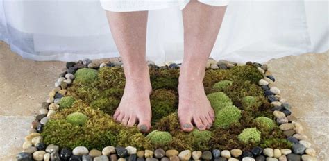 31 DIY Homemade Moss Bath Mat Ideas