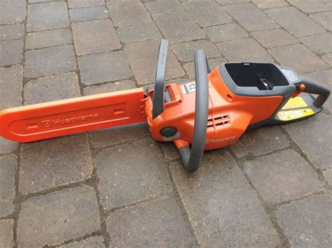 HUSQVARNA 120i BATTERY CORDLESS CHAINSAW - CHARGER INCLUDED BUT NO ...