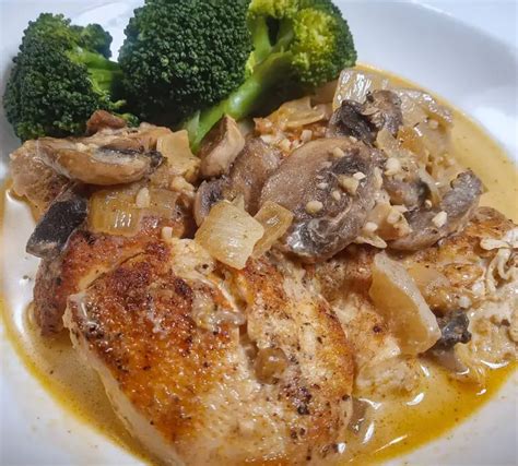 Low Sodium Saucy Mushroom Garlic Chicken - Tasty, Healthy Heart Recipes