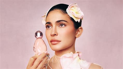 Kylie Jenner shares what her new fragrance Cosmic really smells like ...