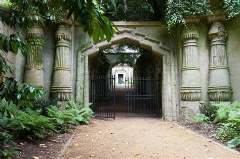 Highgate Cemetery, London