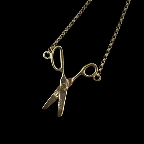 SCISSORS NECKLACE