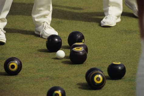 Lawn Bowls Techniques | Livestrong.com