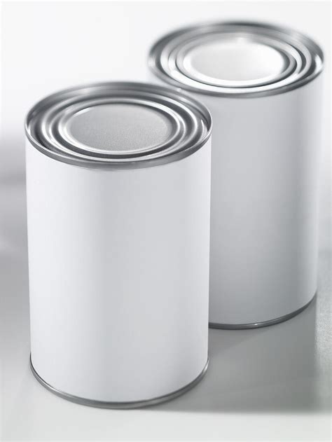 Two food tins with plain labels – License Images – 318097 StockFood