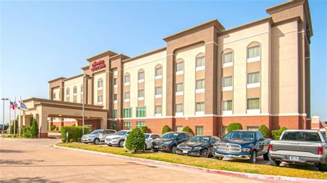 Hampton Inn and Suites Waxahachie, TX Hotel