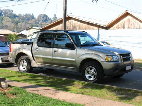 2003 Ford Explorer Sport Trac 4-Door 126" WB 4WD XLT