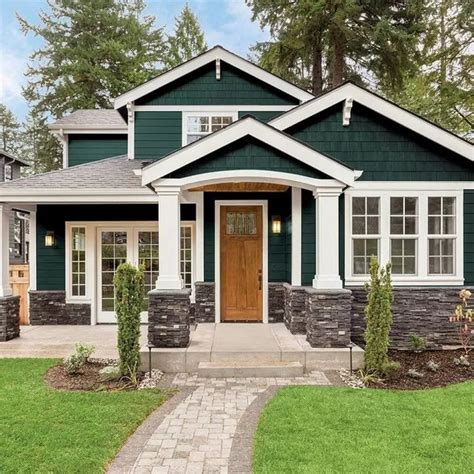 30 Beautiful Farmhouse Exterior Paint Colors Ideas - HOMYHOMEE