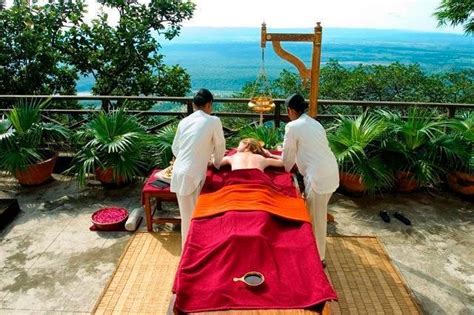 Best Spa & Ayurveda Resorts in India for Health & Wellness