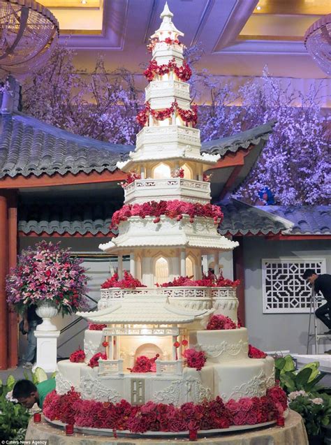 Are these the most elaborate wedding cakes of all time? | Daily Mail Online