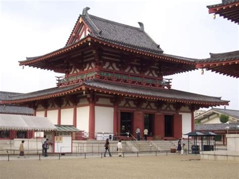 Shitennoji Temple - Osaka - Oldest Temple in Japan Oriental Countries ...