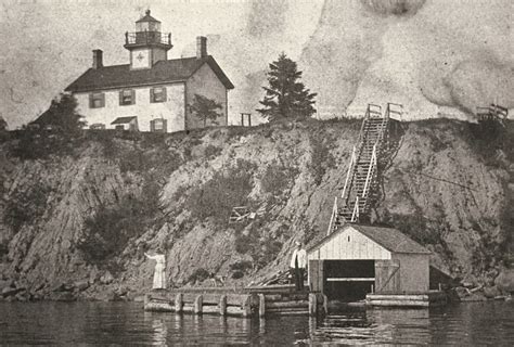 Lighthouses of the Apostle Islands - Lake Superior Magazine