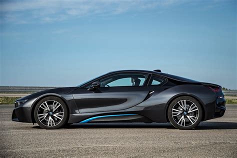 BMW i8 Plug-In Hybrid Sports Car - AutoTribute