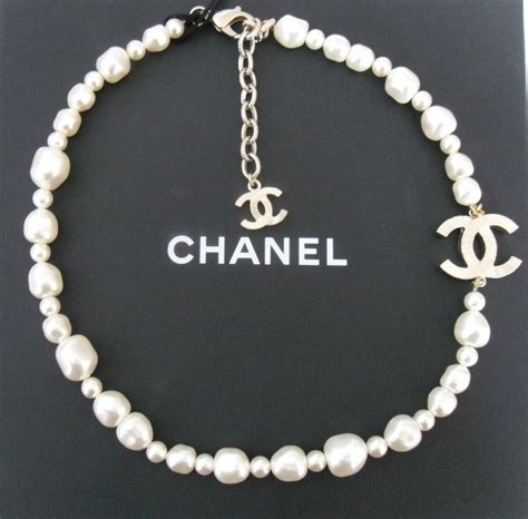 CHANEL Classic CC Logo Short Multi-Size Pearl Adjustable Chain Necklace ...