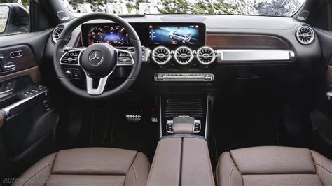 Mercedes-Benz GLB dimensions, boot space and similars