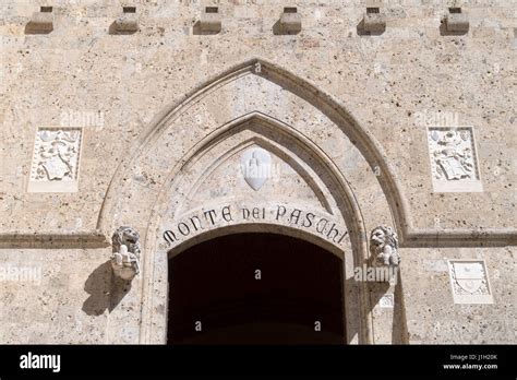 Banca monte dei paschi di siena hi-res stock photography and images - Alamy