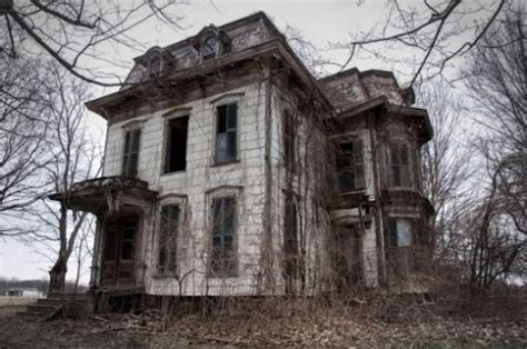 18 Frightening Photos of Northeastern Ohio's Haunted Helltown ...