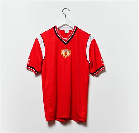 Manchester United 1985-86 Home Kit