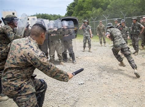 DVIDS - News - U.S. Marines, Republic of Korea Marines rehearse non ...