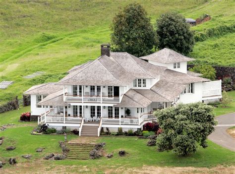 Oprah Winfrey's Many Multimillion-Dollar Homes, From Chicago to Maui ...