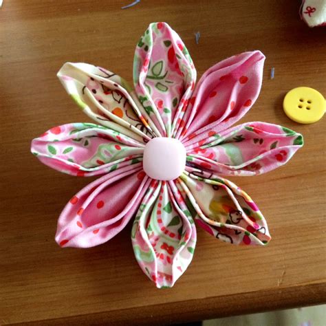 Kanzashi flower | Kanzashi flowers, Kanzashi, Handmade decorations