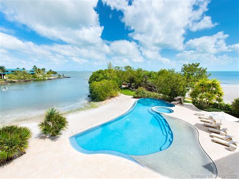 Tahiti Beach - Miami Real Estate