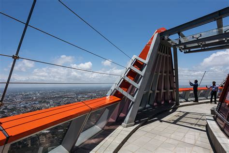 Sri Lanka Opens China-Funded ‘White Elephant’ Tower to Tourists - Bloomberg