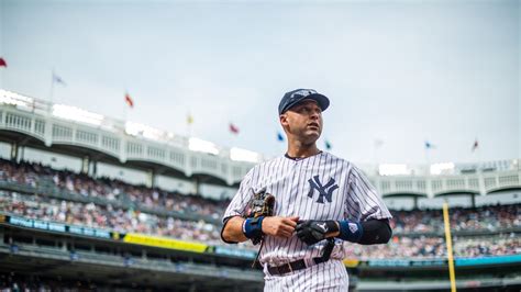 10 Unforgettable Derek Jeter Highlights (VIDEO)