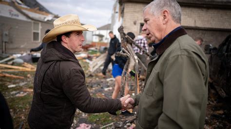 Clarksville officials disperse aid to families after EF-3 tornado