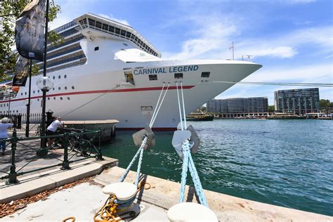 BREAKING: Two Carnival Cruise Ships Collide in Mexico - Eye of the Flyer