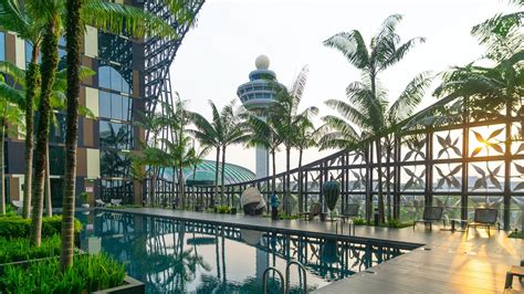 Crowne Plaza Changi Airport Hotel Singapore - IMAGESEE