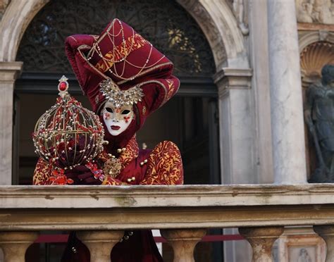 Carnival 2023: guide to the most sought-after Venetian masks - Original ...