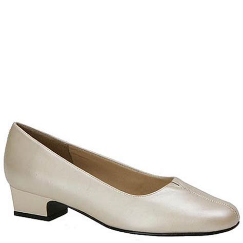 Trotters Doris (Women's) | FREE Shipping at ShoeMall.com