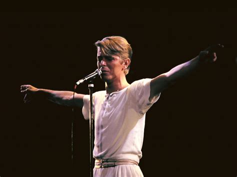 How 'Ashes To Ashes' Put The First Act Of David Bowie's Career To Rest ...